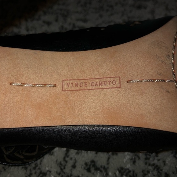 Vince Camuto Black Laser Cut Leather Peep Toe Heels Size 7.5 - Picture 9 of 9